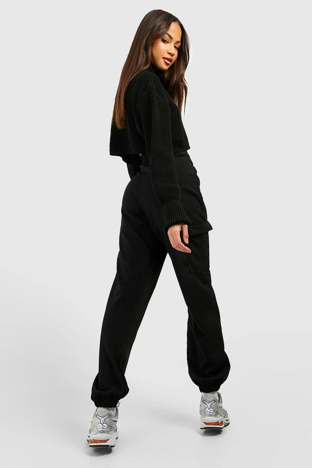 Cargo-Jogginghose Aus Crepestoff Mit Hohem Bund 2 Cargo-Jogginghose Aus Crepestoff Mit Hohem Bund – Bild 2