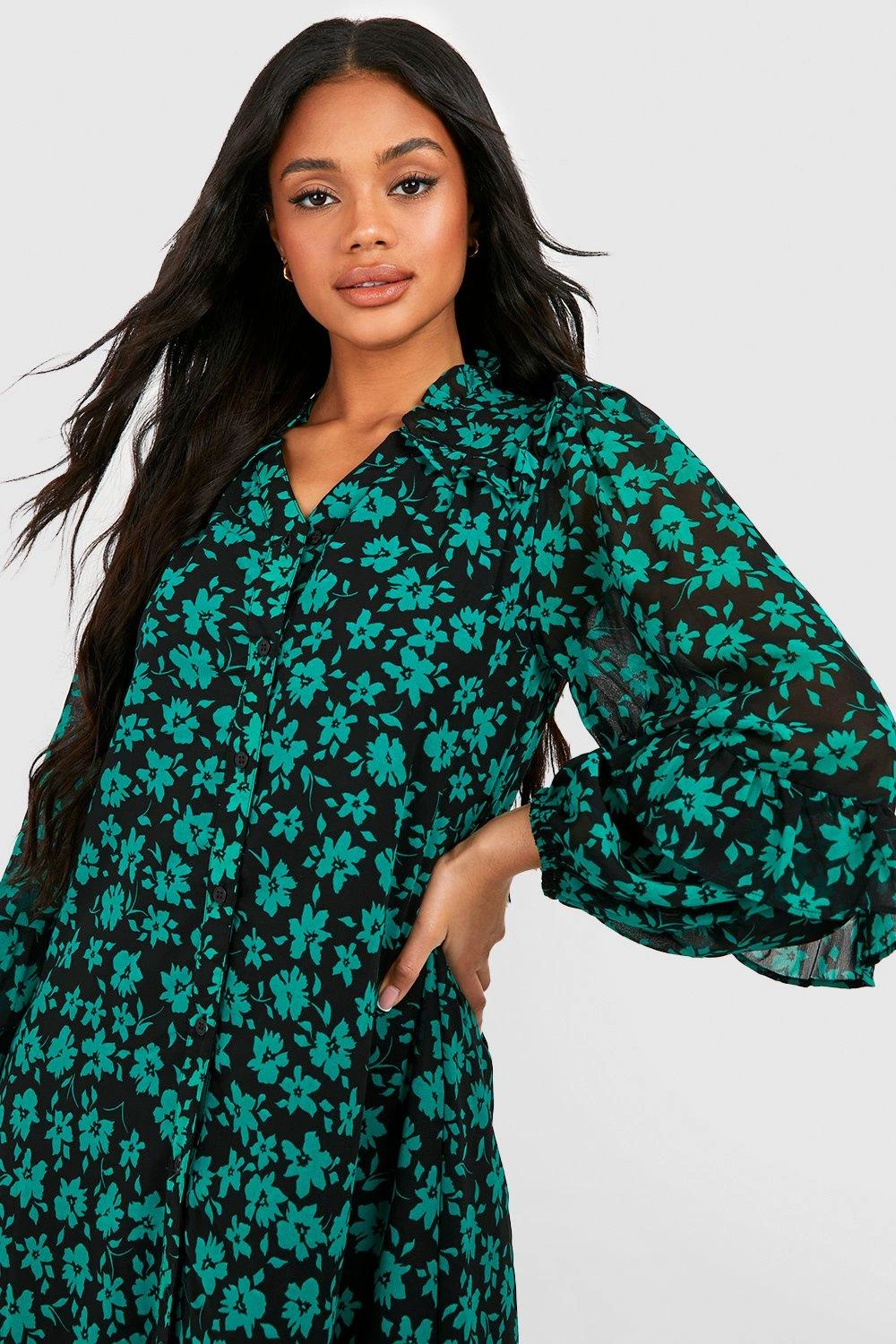 Florales Midikleid Mit Knopfleiste 4 Florales Midikleid Mit Knopfleiste – Bild 4