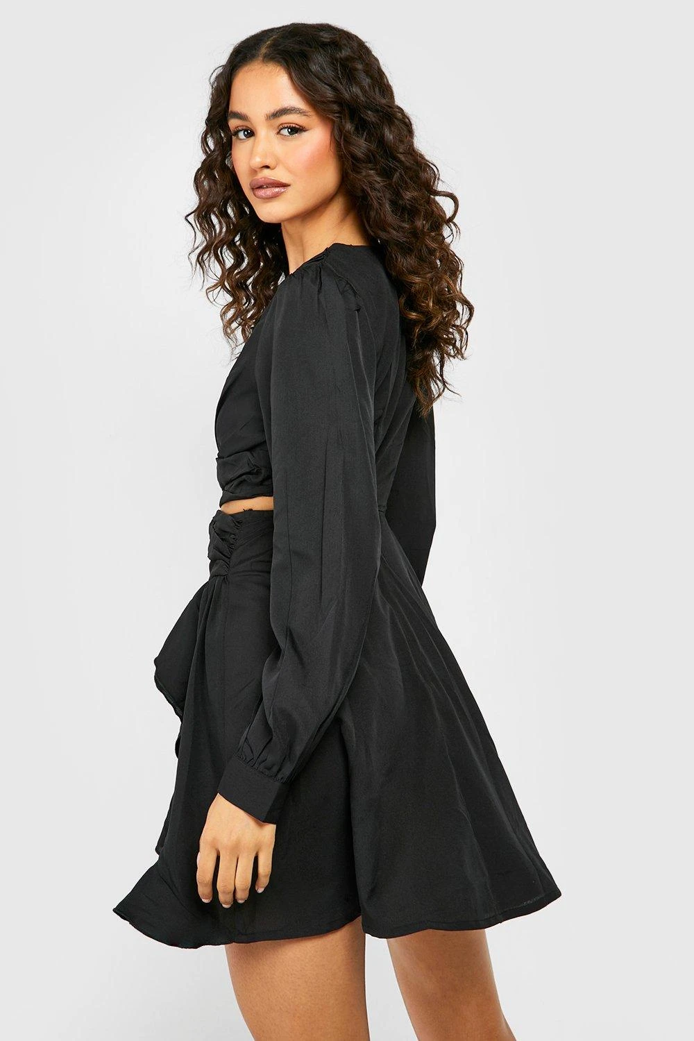 Wickel Rüschen-Skaterkleid Mit Cut-Out 2 Wickel Rüschen-Skaterkleid Mit Cut-Out – Bild 2