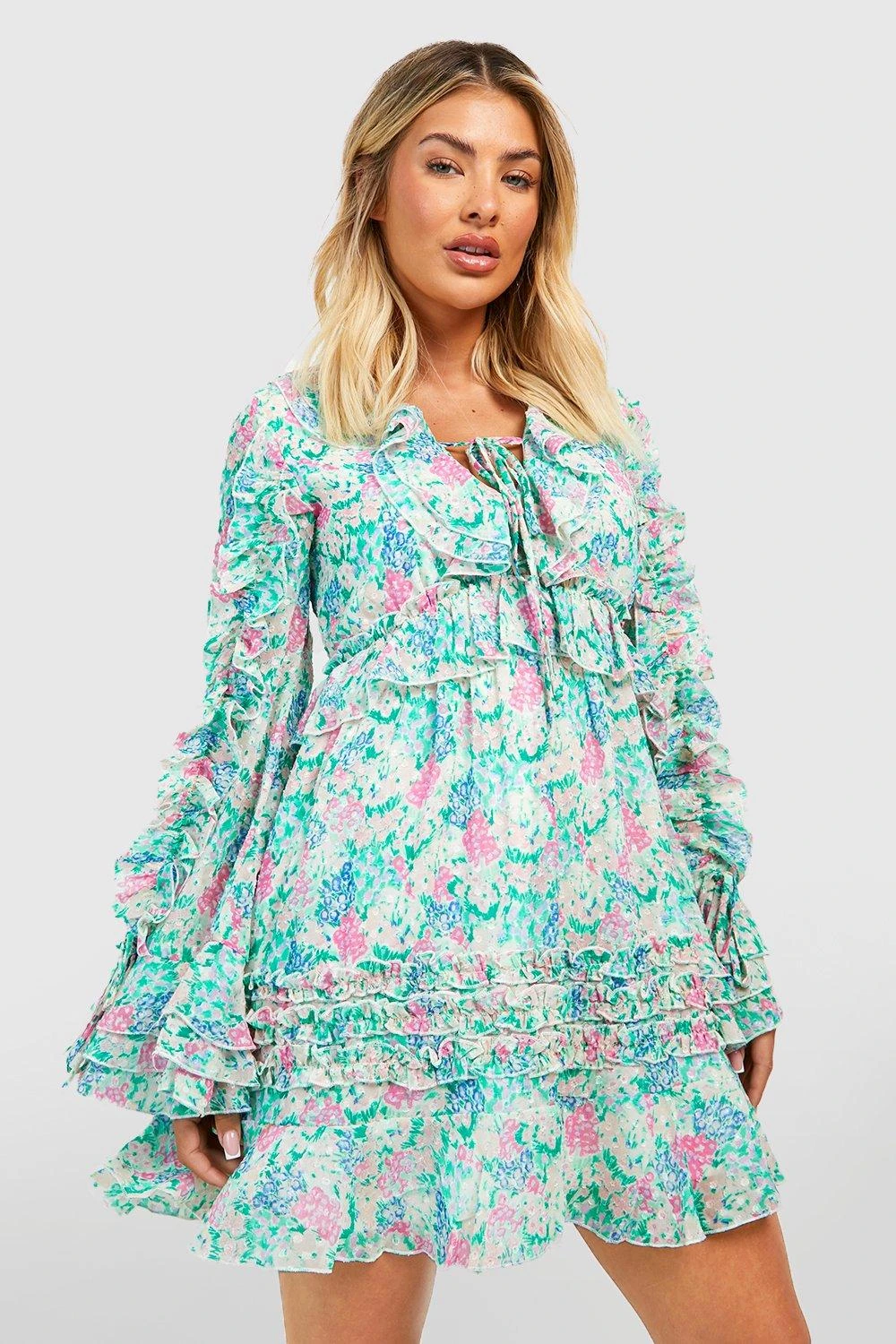 Florales Rüschen-Smokkleid Mit Schnür-Detail 3 Florales Rüschen-Smokkleid Mit Schnür-Detail – Bild 3