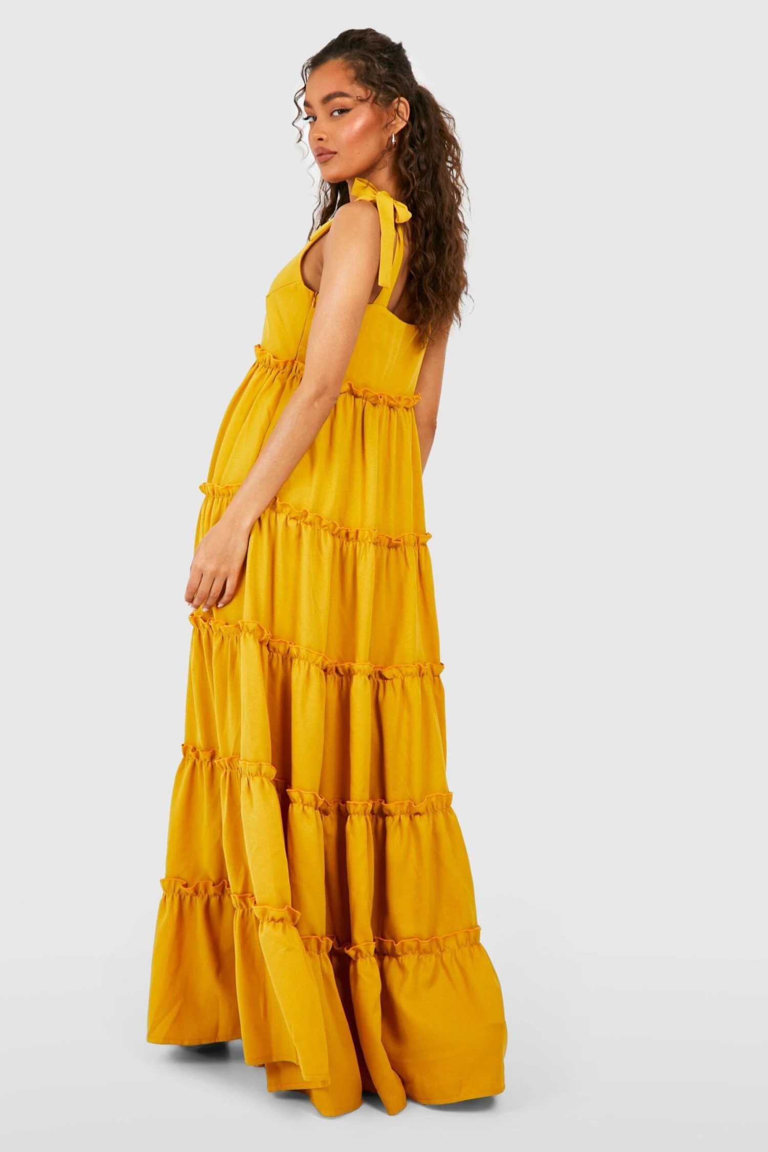 Gestuftes Maxikleid Mit Schnür-Detail 2 Gestuftes Maxikleid Mit Schnür-Detail – Bild 2