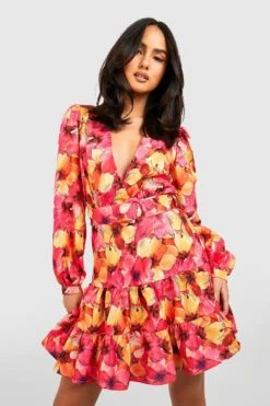 Florales Skaterkleid Mit Gestuftem Saum