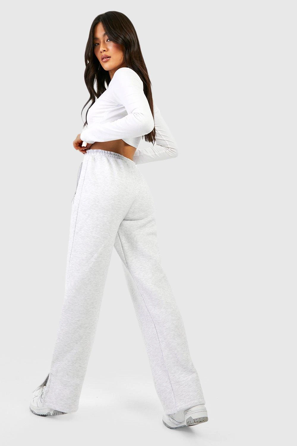 Jogginghose Mit Weitem Bein, Geteiltem Saum Und Reißverschluss-Detail 2 Jogginghose Mit Weitem Bein, Geteiltem Saum Und Reißverschluss-Detail – Bild 2