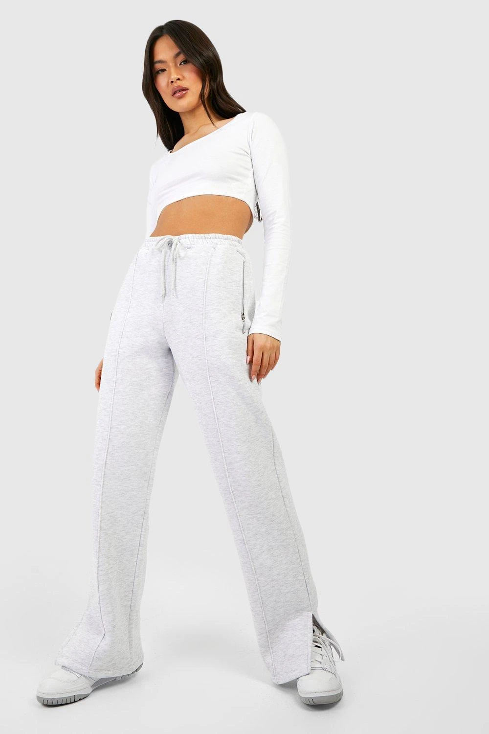 Jogginghose Mit Weitem Bein, Geteiltem Saum Und Reißverschluss-Detail 3 Jogginghose Mit Weitem Bein, Geteiltem Saum Und Reißverschluss-Detail – Bild 3