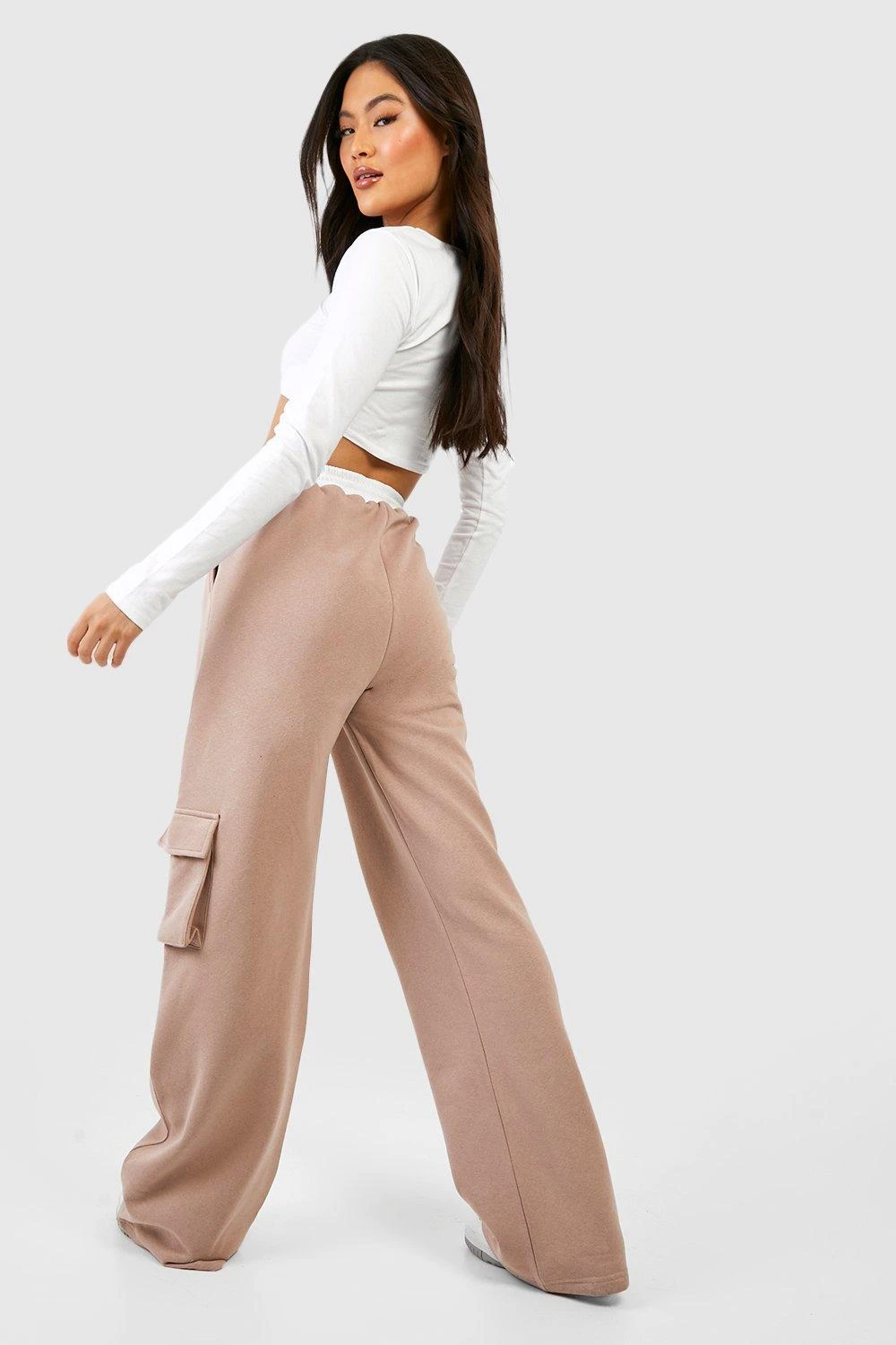 Cargo-Jogginghose Mit Weitem Bein Und Kontrast-Bund 2 Cargo-Jogginghose Mit Weitem Bein Und Kontrast-Bund – Bild 2