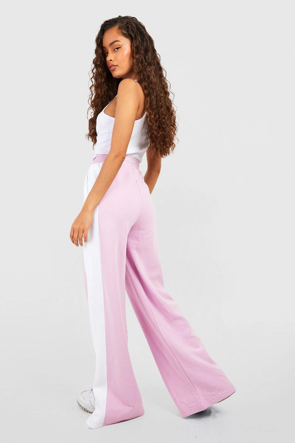 Coloblock Jogginghose Mit Geteiltem Saum 2 Coloblock Jogginghose Mit Geteiltem Saum – Bild 2