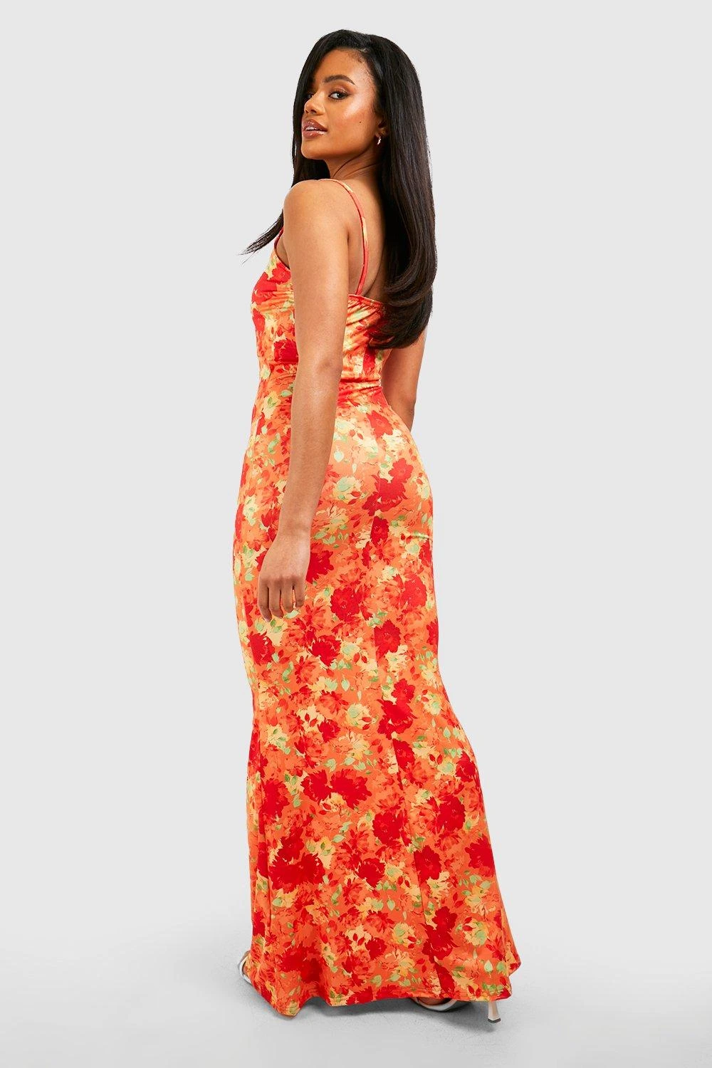 Florales Maxikleid Mit Schnür-Detail 2 Florales Maxikleid Mit Schnür-Detail – Bild 2