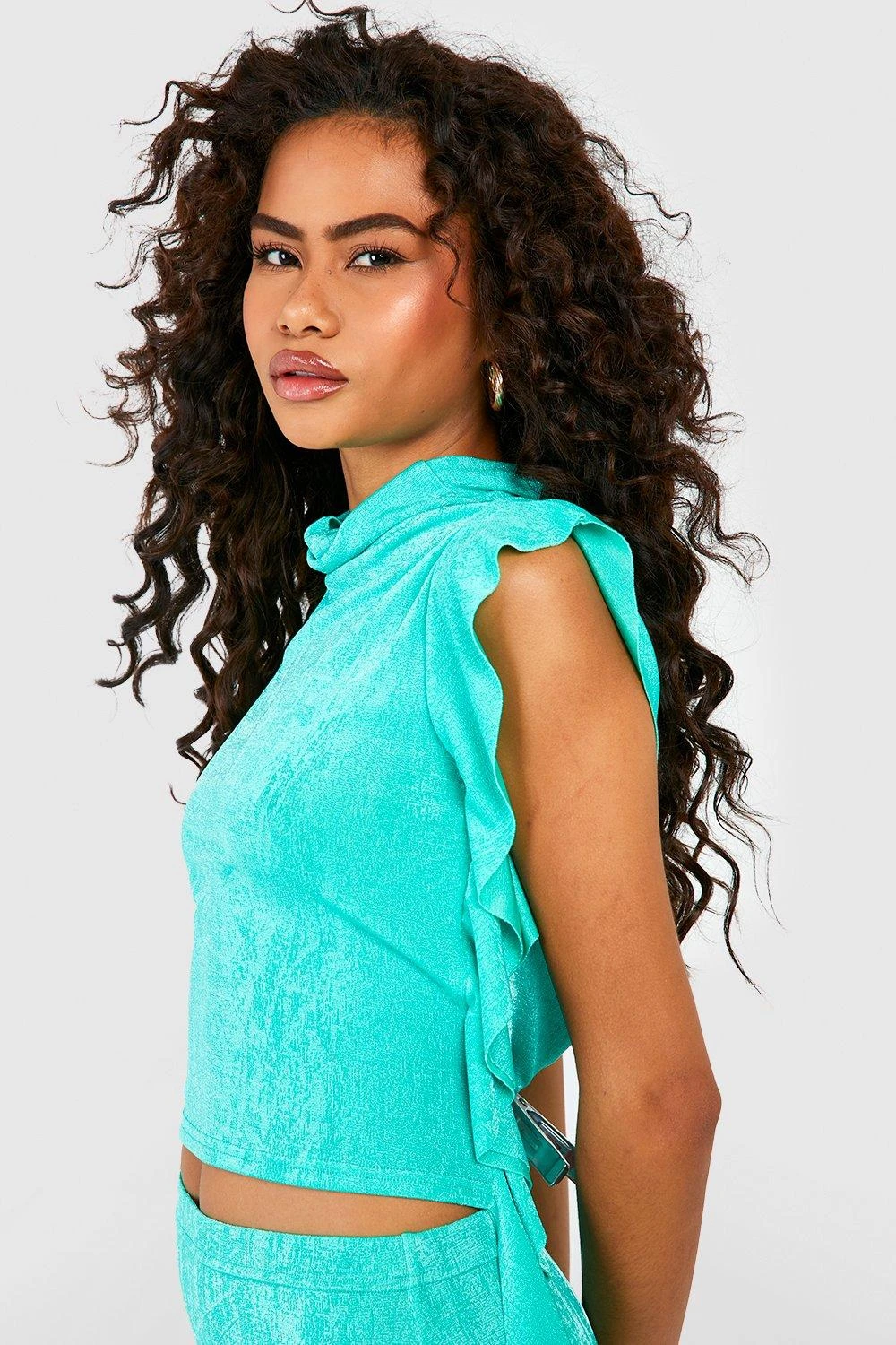 Strukturiertes Crop Top Mit Rüschen-Detail 1 Strukturiertes Crop Top Mit Rüschen-Detail