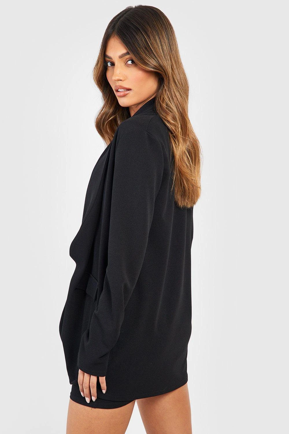 Lockerer Jersey-Blazer & Micro-Minirock 2 Lockerer Jersey-Blazer & Micro-Minirock – Bild 2