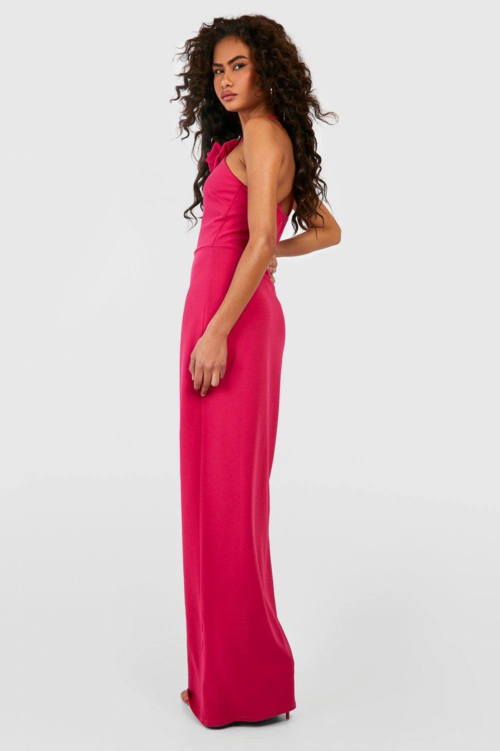 Neckholder-Maxikleid Mit Rosen-Detail 2 Neckholder-Maxikleid Mit Rosen-Detail – Bild 2