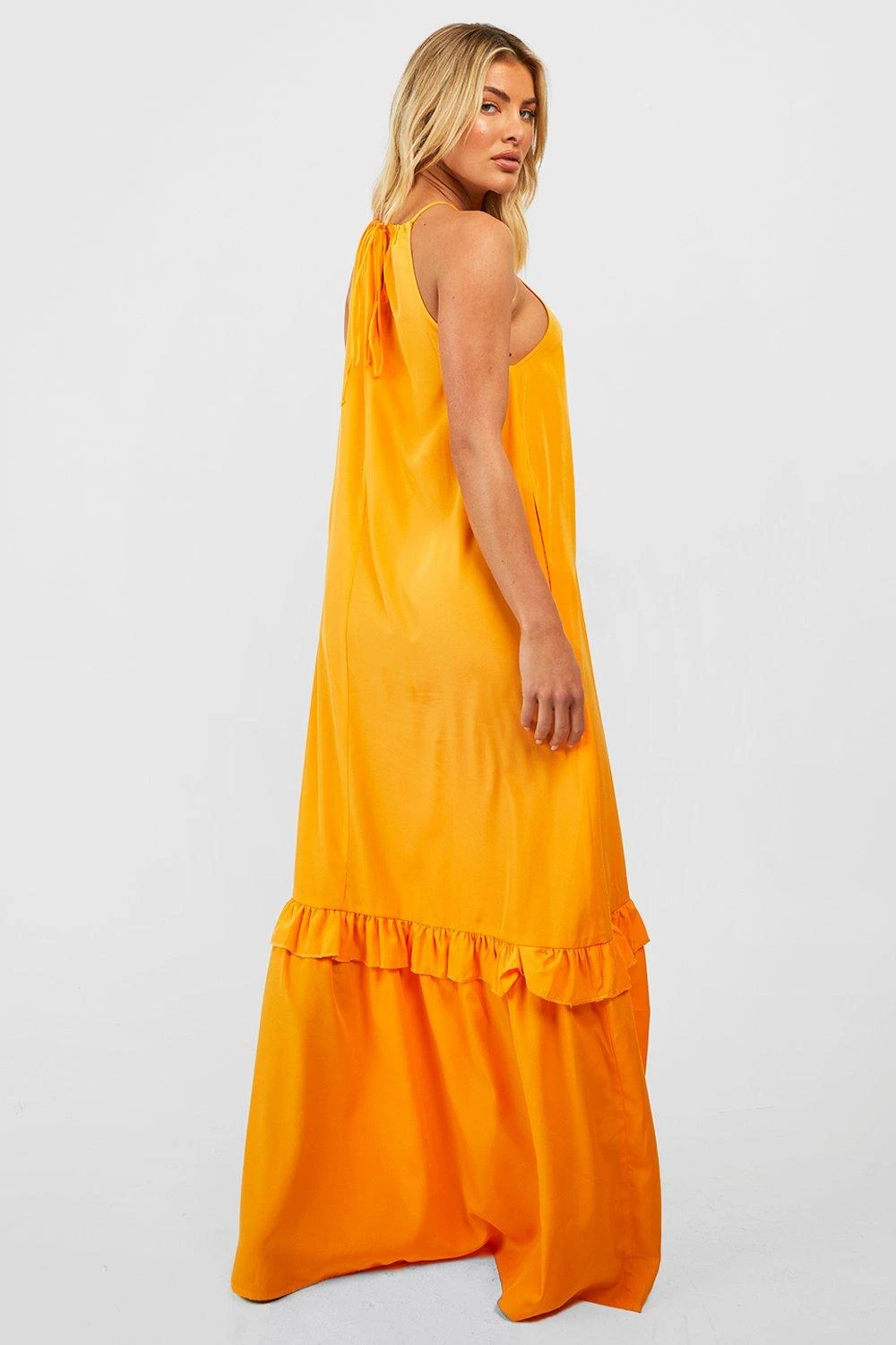 Neckholder-Maxikleid Mit Rüschensaum 2 Neckholder-Maxikleid Mit Rüschensaum – Bild 2