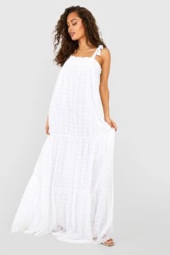 Strukturiertes Gestuftes Maxikleid Mit Schnür-Detail